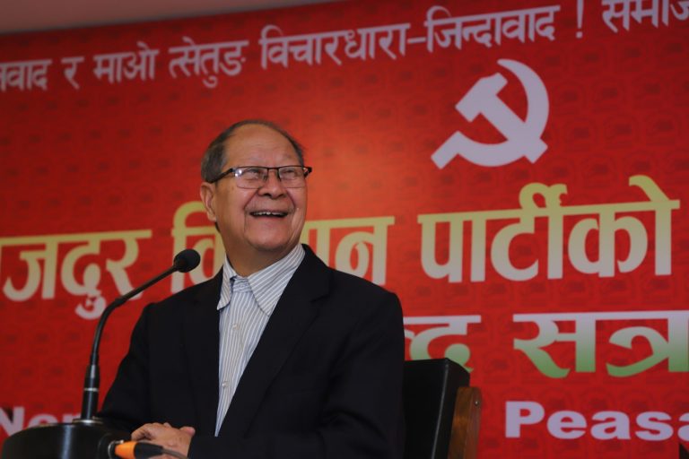 नारायणमान बिजुक्छेको उद्घोषः कोरोना कहरमा निः स्वार्थ सेवा गर्नूस्