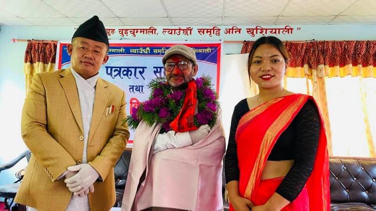 खाेटाङकाे दिप्रुङ चुइचुम्मामा पत्रकारलाई प्रोत्साहन भत्ता दिने कार्यक्रम शुरु